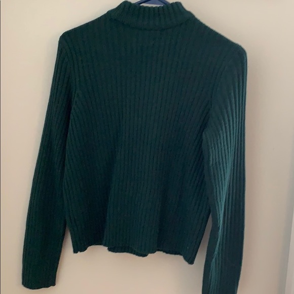 H&M Cropped Green Sweater - Picture 3 of 3